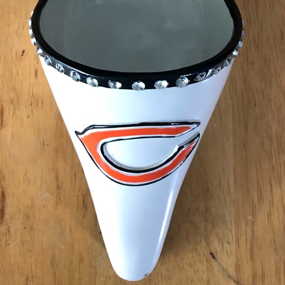 Chicago Bears High Heel Shoe Bottle Holder - Picture 4 of 5